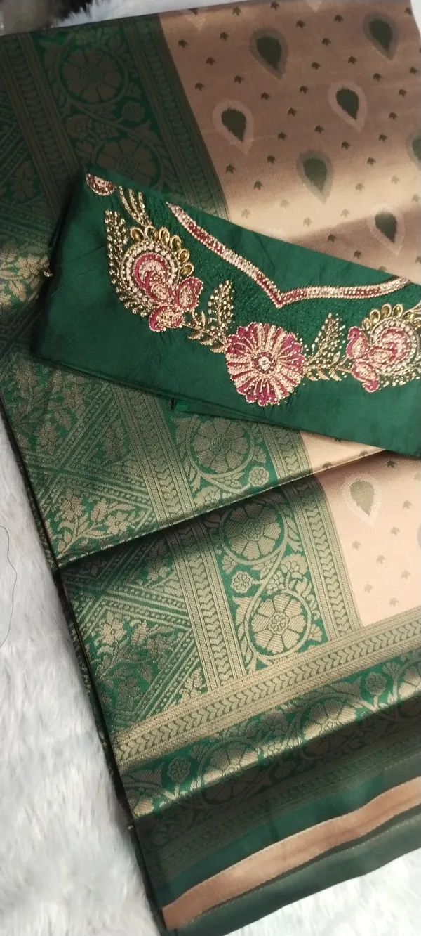 Semi_Banarasi_Zari_Fancy_Designer_Saree_With_Embroidery_Blouse_Piece_6