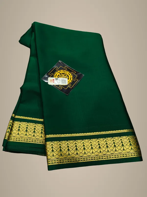 Pure_Crepe_Silk_Sarees_Silk_Mark_Certified_Lighter_And_Flowy_With_Contrast_Blouse