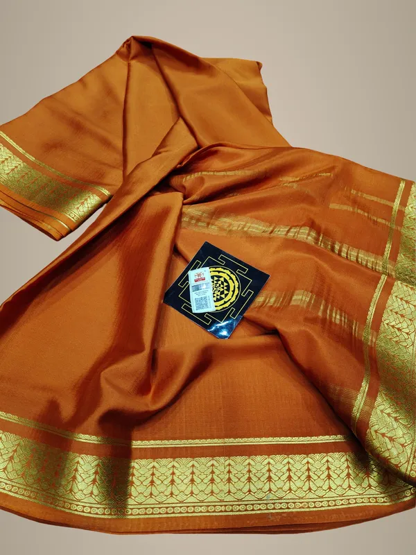 Pure_Crepe_Silk_Sarees_Silk_Mark_Certified_Lighter_And_Flowy_With_Contrast_Blouse