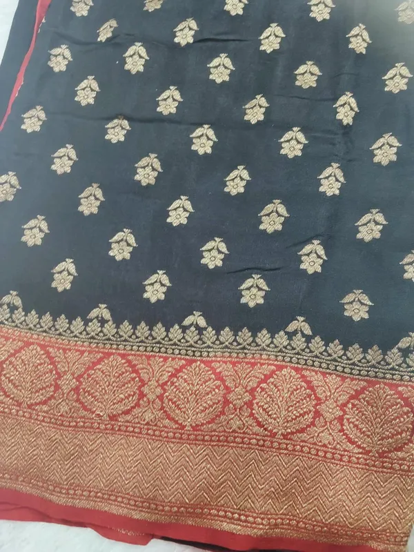 Banarasi_brocade_crepe_silk_saree_