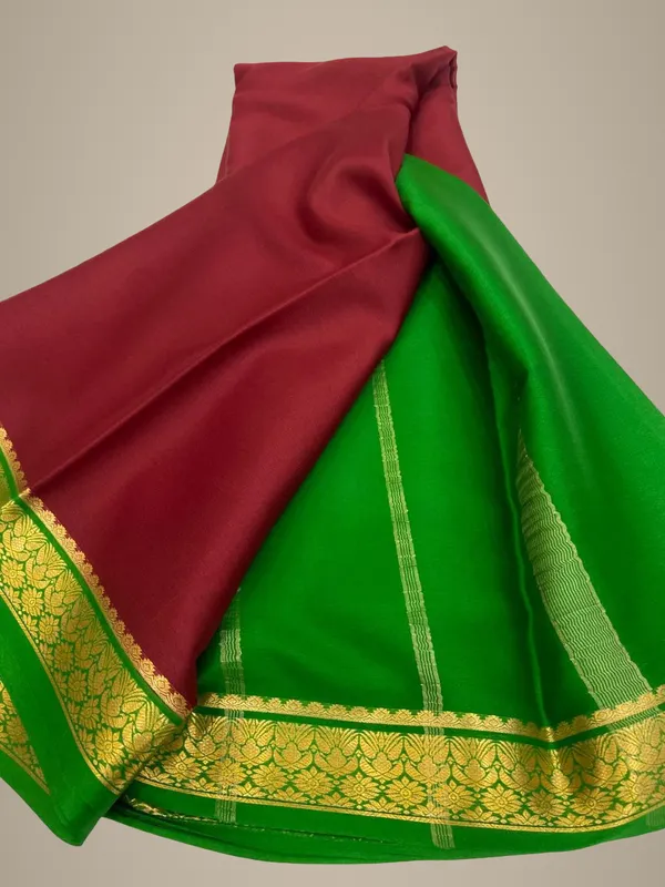 Lightweight_Contrast_Pallu_And_Contrast_Blouse_Pure_Mysore_Crepe_Silk_Sarees