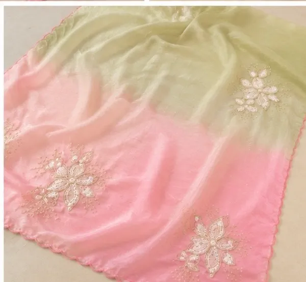 Floral_embroidery_scalo_dual_tone_saree