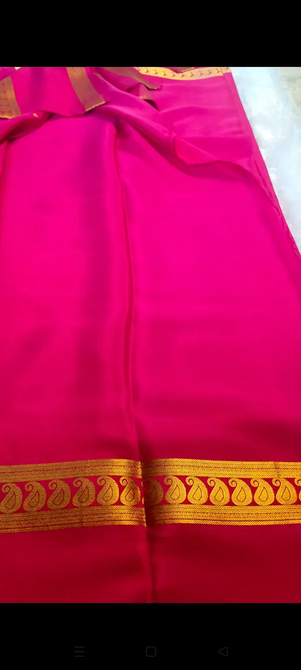 Pure_Crepe_Silk_Sarees_Silk_Mark_Certified_Lighter_And_Flowy_With_Contrast_Blouse