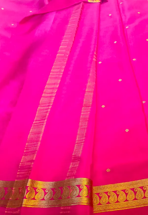 Pure_Crepe_Silk_Sarees_Silk_Mark_Certified_Lighter_And_Flowy_With_Contrast_Blouse
