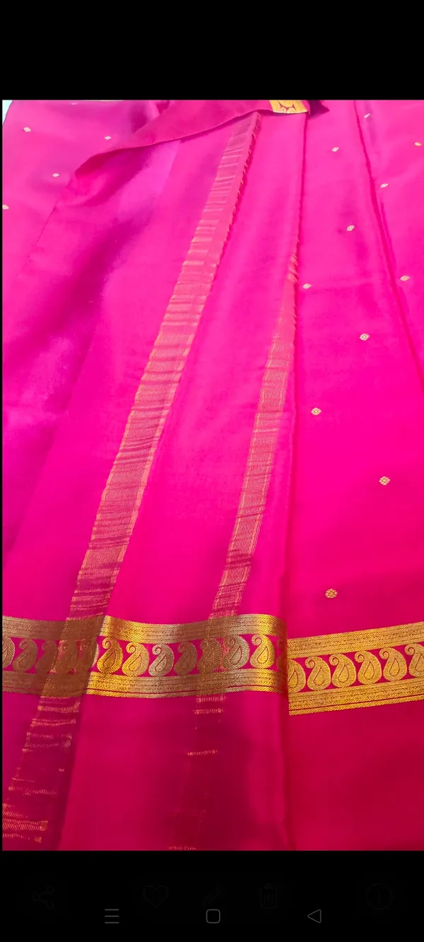 Pure_Crepe_Silk_Sarees_Silk_Mark_Certified_Lighter_And_Flowy_With_Contrast_Blouse