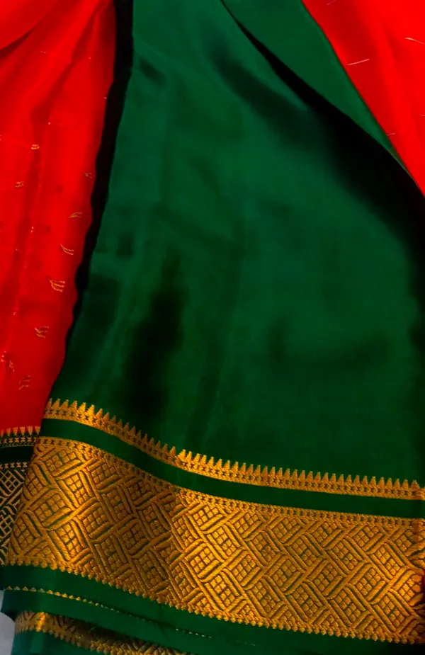3D_Pure_Crepe_Silk_Sarees_With_Silk_Mark_Pure_Mysore_Crepe_Silk_Sarees_With_Running_Blouse_Piece