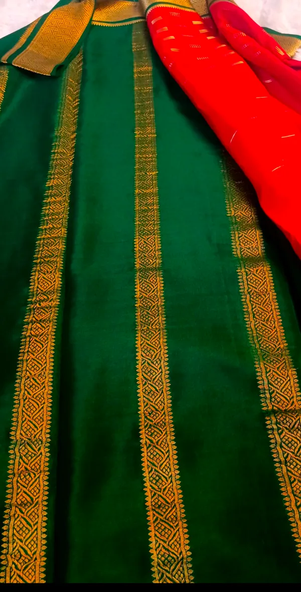3D_Pure_Crepe_Silk_Sarees_With_Silk_Mark_Pure_Mysore_Crepe_Silk_Sarees_With_Running_Blouse_Piece
