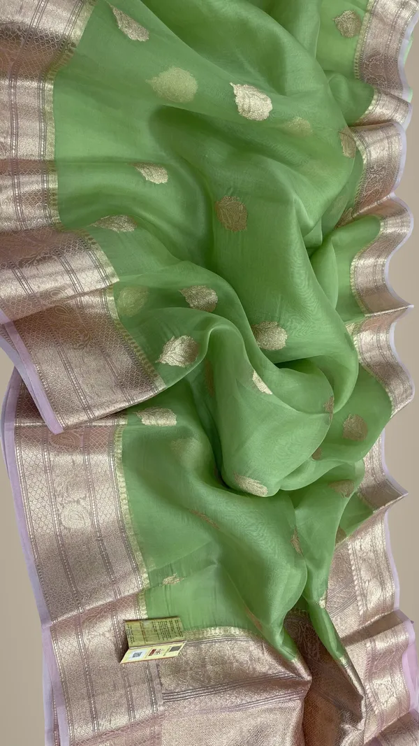 Parrot_Green_Banarasi_Kora_Organza_Saree