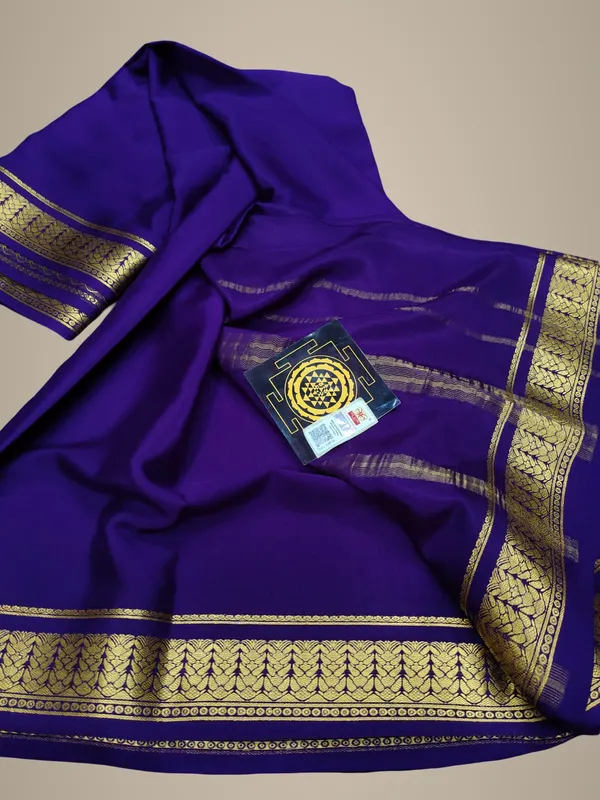 Pure_Crepe_Silk_Sarees_Silk_Mark_Certified_Lighter_And_Flowy_With_Contrast_Blouse