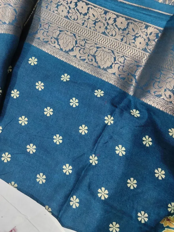 Semi_Dola_Silk_Saree_With_Running_Blouse_2