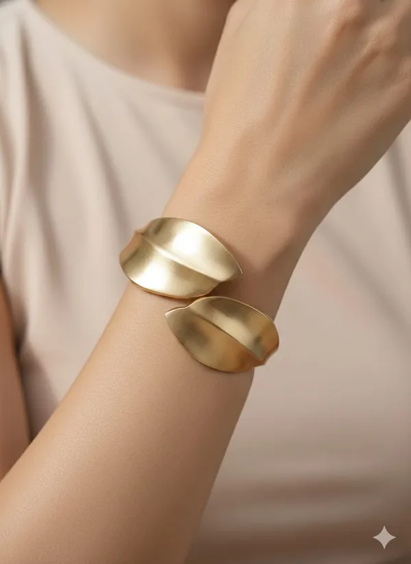 Gold_Metal_Alloy_Cuff_Bangles_For_Women