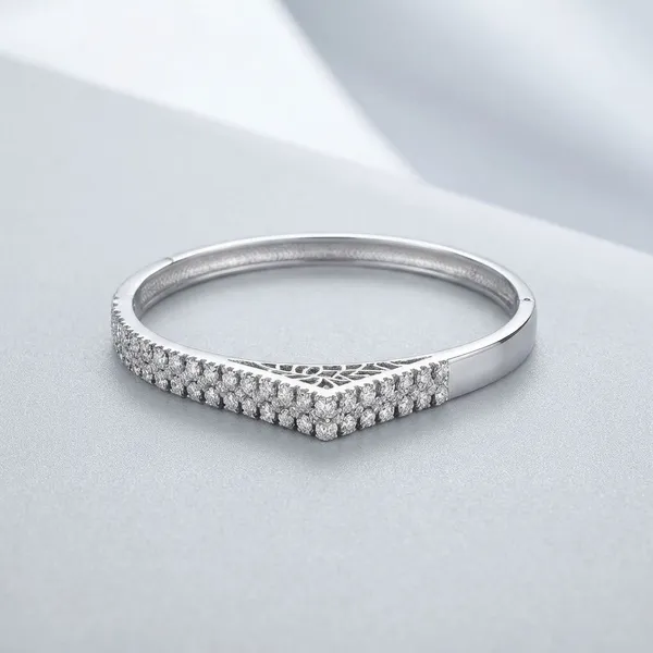 Silver_Crystal_And_Silver_Tone_Metal_Wedding_And_Party_And_Casual_And_Festive_Bangle_For_Women