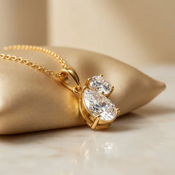 Gold_Alloy_With_Crystal_Pendant_Necklace_For_Women
