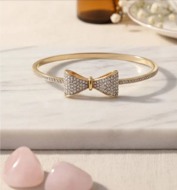 Gold_Toned_Metal_And_Crystals_Daily_Wear_And_Parties_And_Weddings_And_Festive_Occasions_Bangles_For_Women