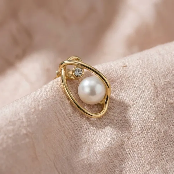Gold_And_White_Toned_Pearl_Metal_Earrings_For_Women