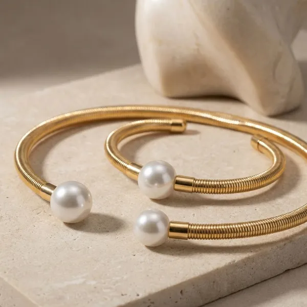 Gold_And_White_Pearls_Toned_And_White_Wedding_And_Party_And_Office_Wear_And_Formal_Jewelry_Set_For_Women