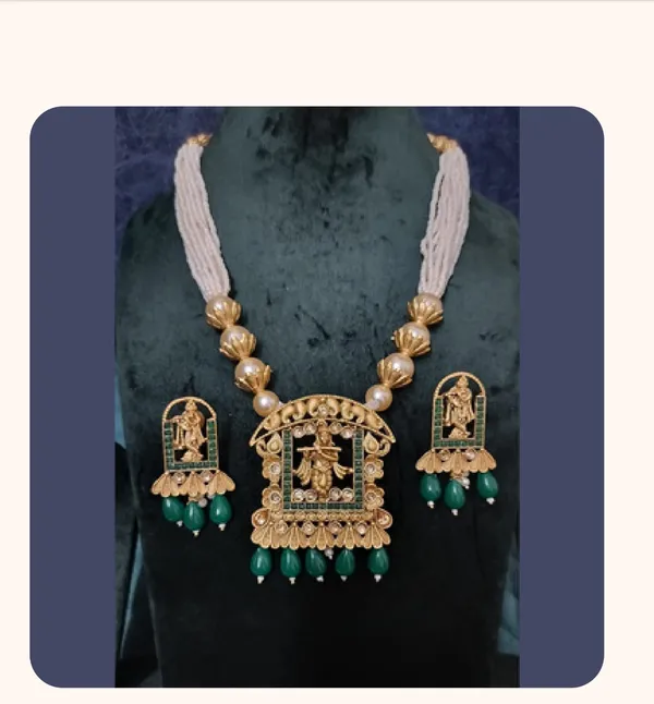 Gold_And_White_Alloy_Necklace_Set_With_Earrings_For_Women