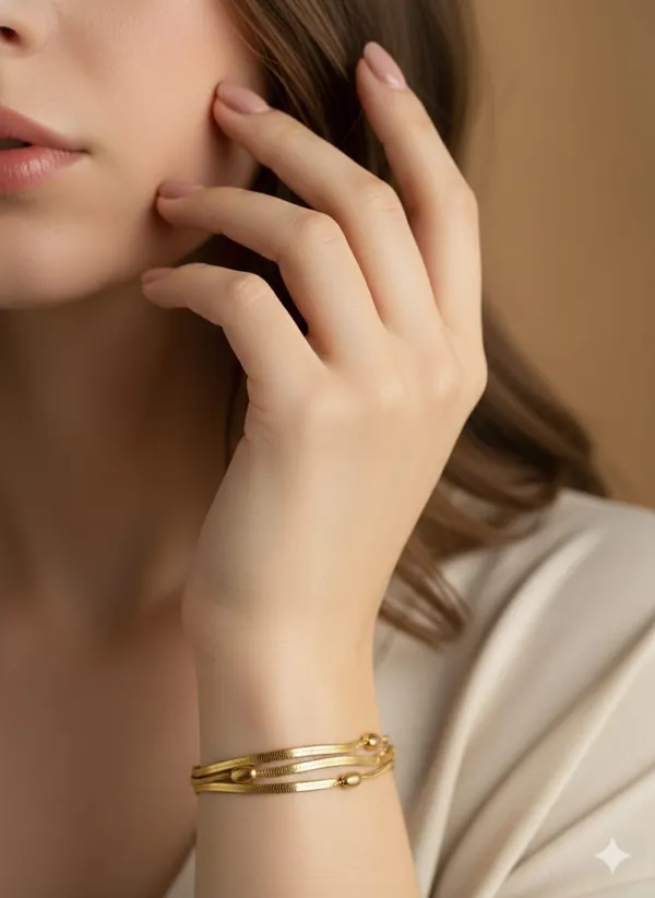 Gold_Metal_Alloy_Bracelet_For_Women