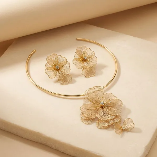 Gold_Alloy_Weddings_And_Festive_Celebrations_And_Parties_And_Special_Occasions_Necklace_And_Earrings_Set_For_Women