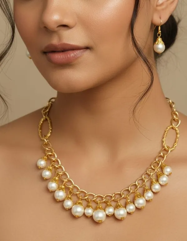 Gold_And_White_Pearl_Necklace_Set_for_Women