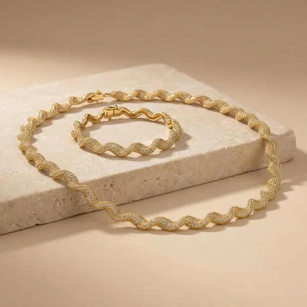 Gold_Alloy_Jewelry_Set_For_Women