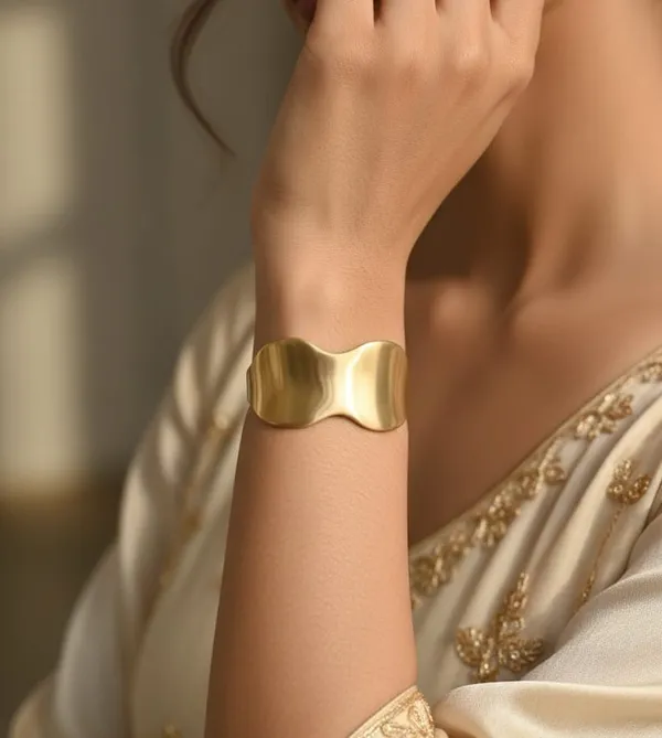 Gold_Metal_Alloy_Festive_And_Wedding_And_Party_Cuff_Bangles_For_Women