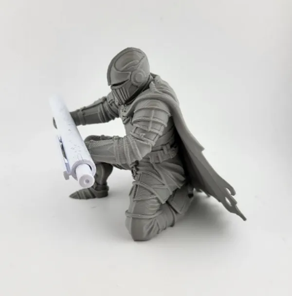Knight_Pen_Holder