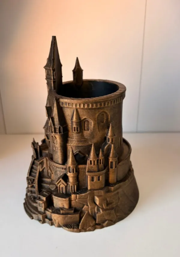 Hogwarts_Fantasy_Castle_Pen_Holder