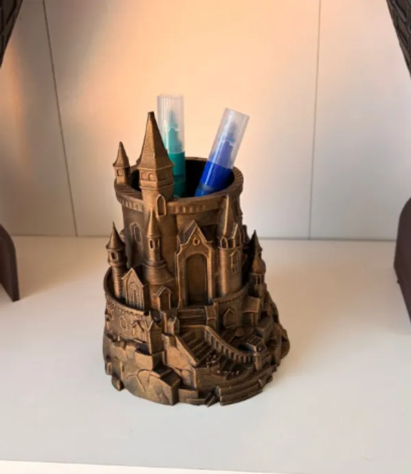 Hogwarts_Fantasy_Castle_Pen_Holder
