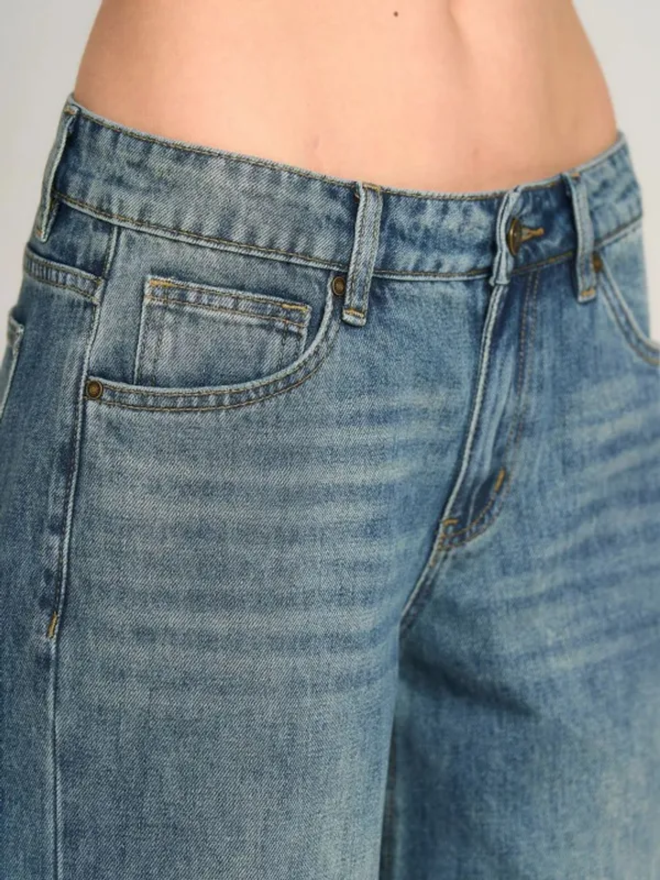 Light_Blue_Denim_Jeans_For_Women