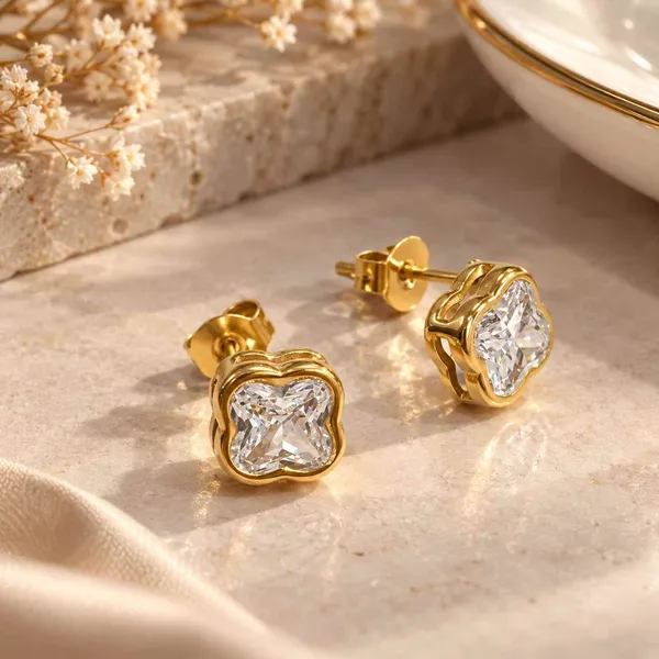Clover_Moissanite_Stud_Earrings_|_Demi-fine_Jewelry_by_Jauhré
