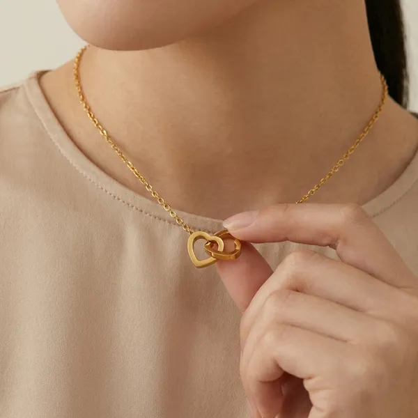 18K_Gold_Plated_Interlocking_Heart_Pendant_Necklace