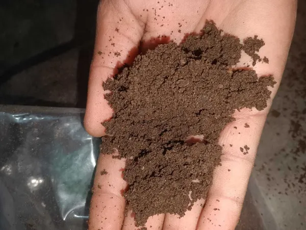 Brown_Vermicompost_Fertilizer_(1_Kg_Powder)