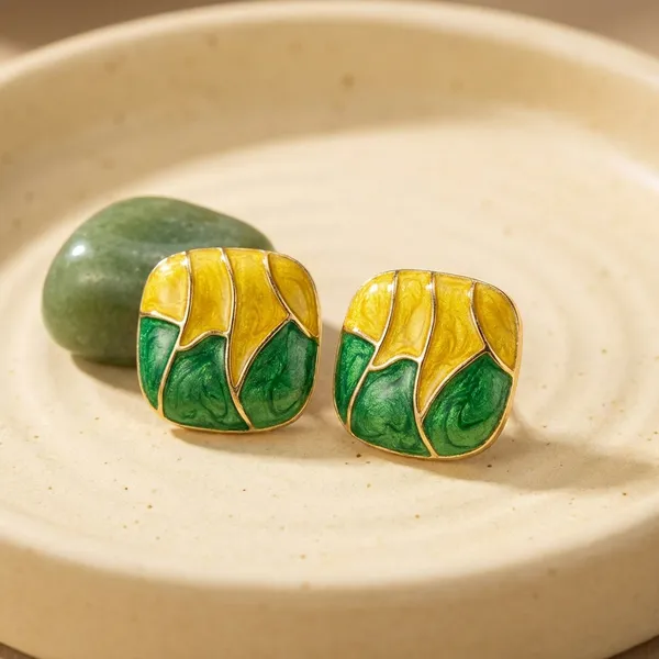 Elegant_Golden_Bronze_Earrings_For_Women