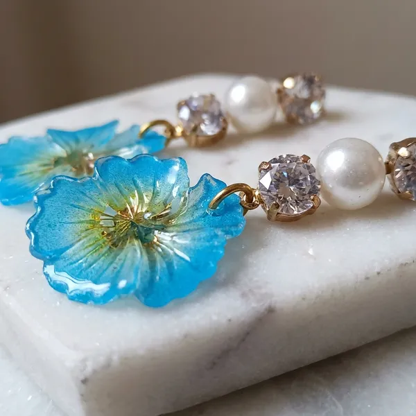 Elegant_Multicolor_Stone_Earrings_For_Women