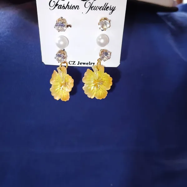 Elegant_Multicolor_Stone_Earrings_For_Women