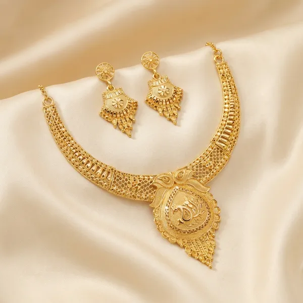 Elegant_Golden_Bronze_Necklace_For_Women