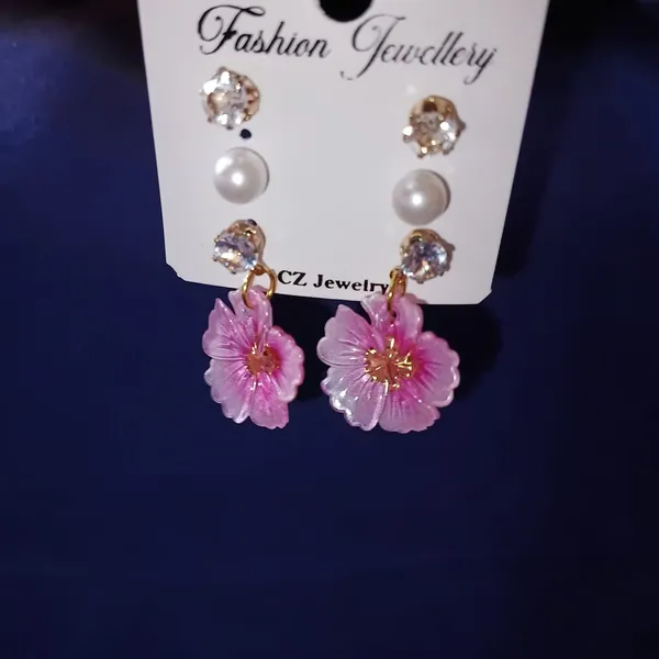 Elegant_Multicolor_Stone_Earrings_For_Women