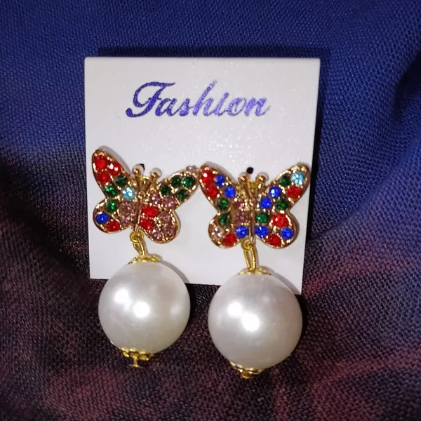 Elegant_Golden_Bronze_Earrings_For_Women