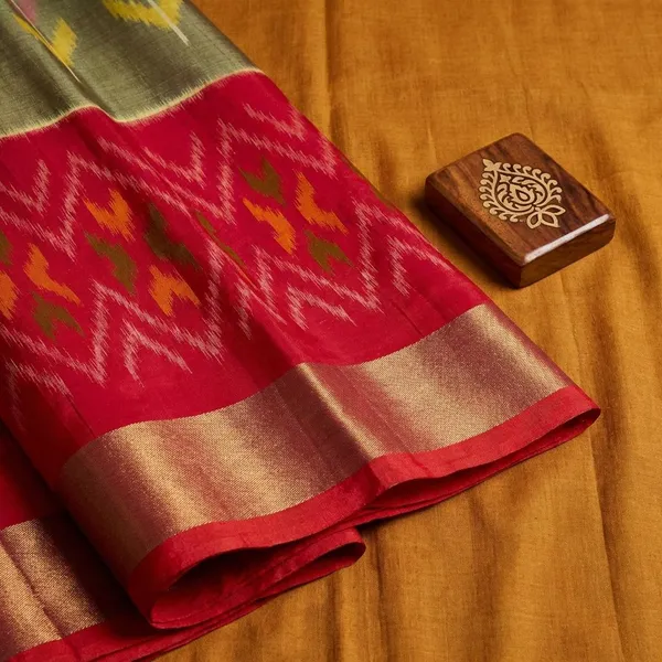 Red_Designer_Printed_And_Dolla_Silk_Fabric_Saree