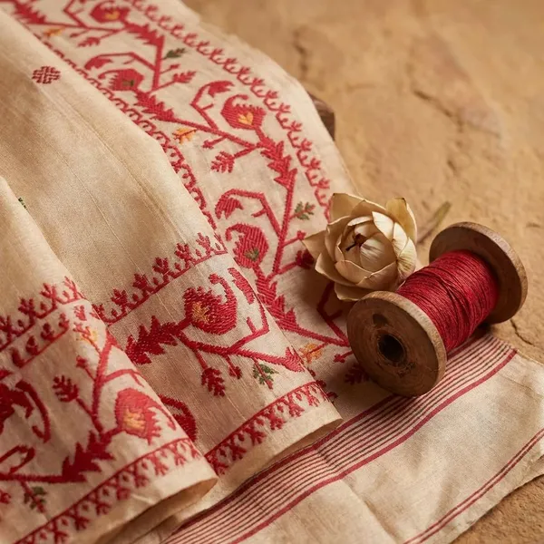 Grey_And_Light_Pink_Kanchipuram_Silk_Sarees_Designed_Beautiful_Soft_Thread_Flower_Meena_Butta