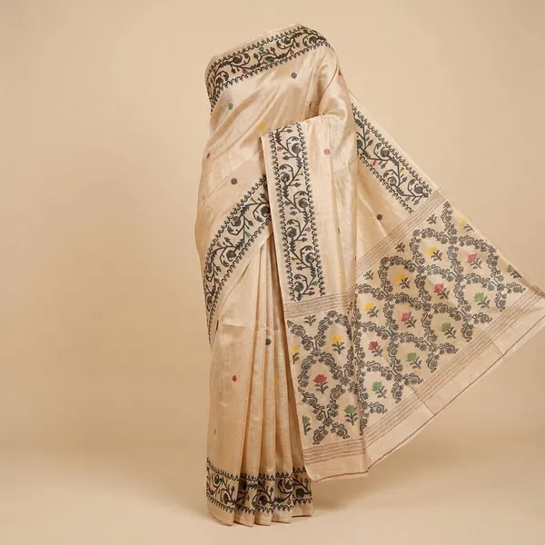 Cream_Kanchipuram_Silk_Sarees_Designed_Beautiful_Soft_Thread_Flower_Meena_Butta