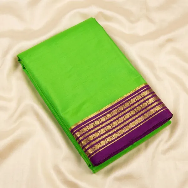 Green_Pure_Viscose_Silk,_It_Is_Very_Soft_And_Comfortable_To_Wear_Any_Weather