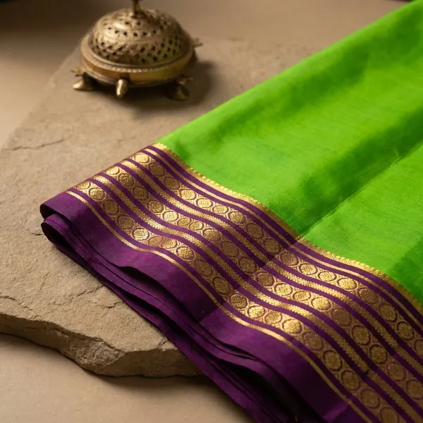 Green_Pure_Viscose_Silk,_It_Is_Very_Soft_And_Comfortable_To_Wear_Any_Weather