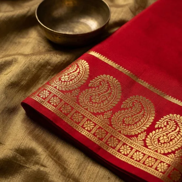 Red_Pure_Viscose_Silk,_It_Is_Very_Soft_And_Comfortable_To_Wear_Any_Weather