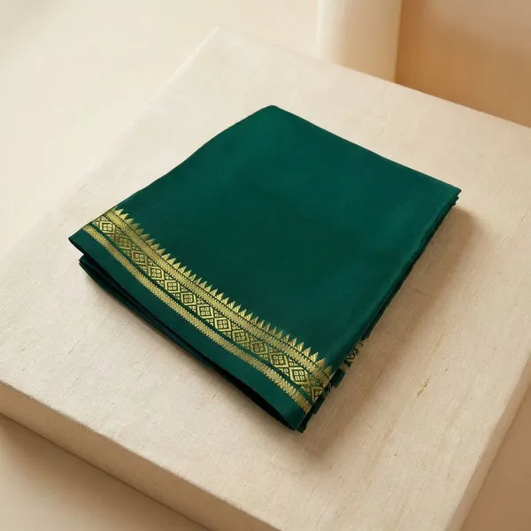 Green_Pure_Viscose_Silk,_It_Is_Very_Soft_And_Comfortable_To_Wear_Any_Weather