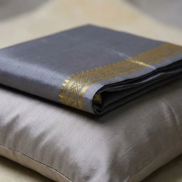 Ocean_Blue_Pure_Viscose_Silk,_It_Is_Very_Soft_And_Comfortable_To_Wear_Any_Weather