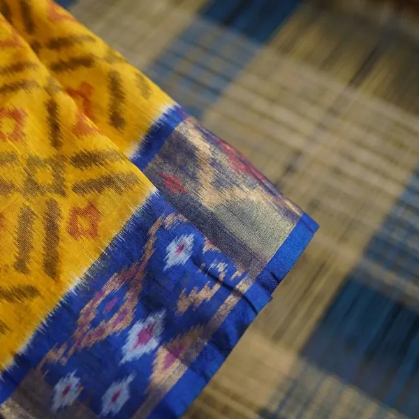 Multicolor_Designer_Printed_And_Dolla_Silk_Fabric_Sarees