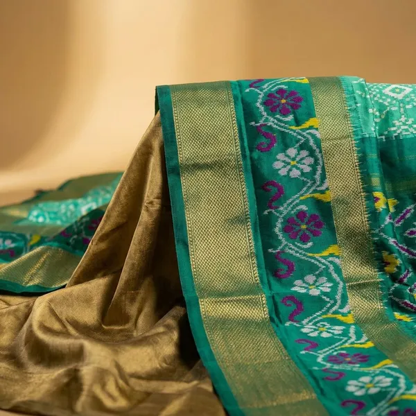 Green_Designer_Printed_And_Dolla_Silk_Fabric_Sarees