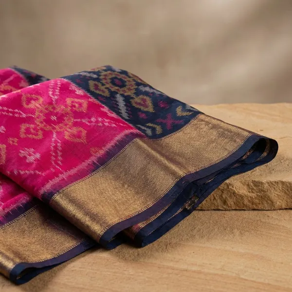 Green_Red_Designer_Printed_And_Dolla_Silk_Fabric_Sarees